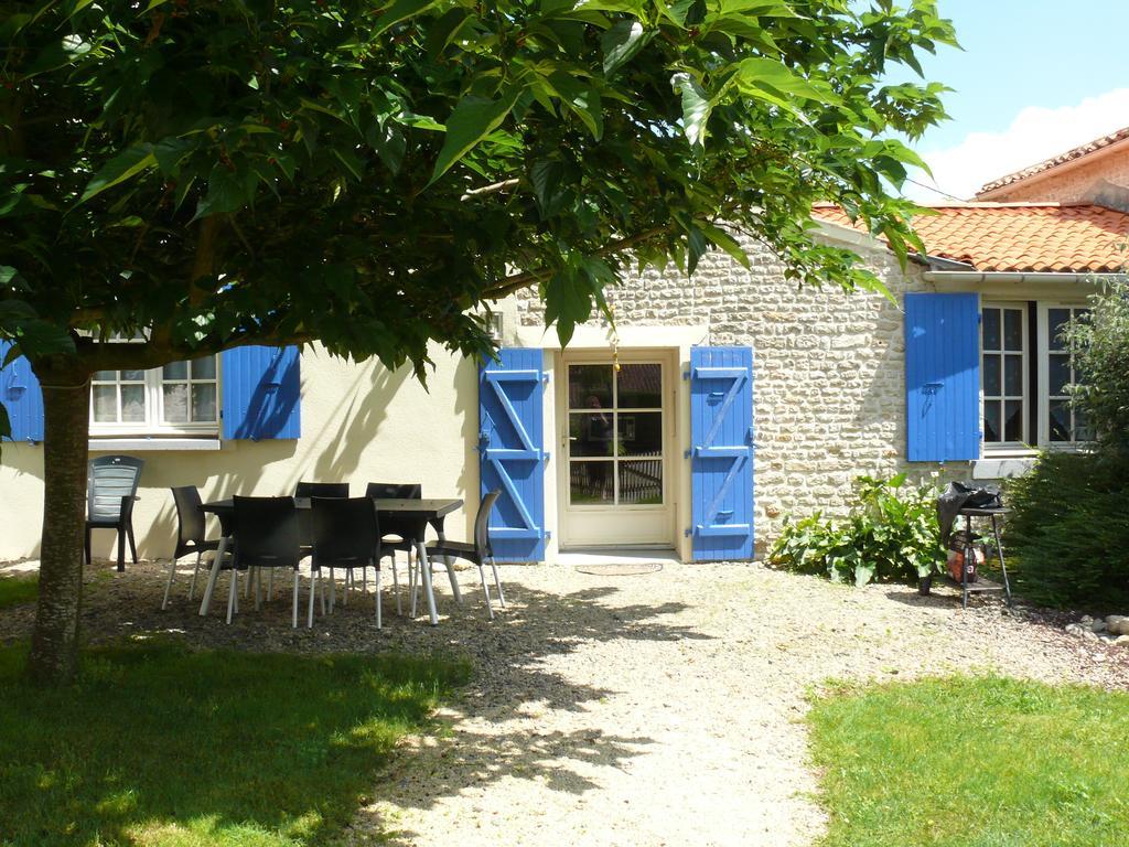 Gîte du Clos de la Vigne Montreuil  Extérieur photo